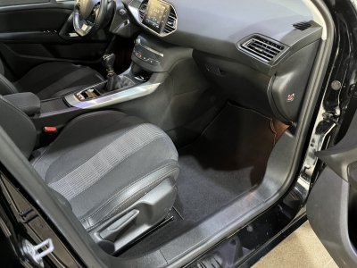 Peugeot 308 Allure Pano. SHZ PDC Tempomat/Limiter 