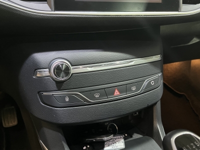 Peugeot 308 Allure Pano. SHZ PDC Tempomat/Limiter 