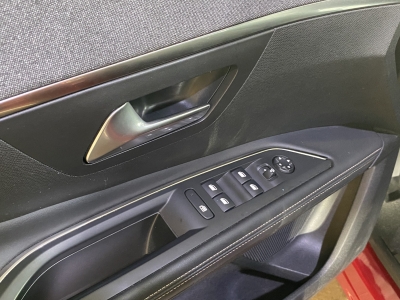 Peugeot 5008 Allure Pano. dig.Cockpit LED Ambiente-Licht