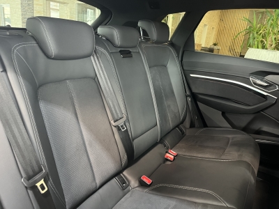 Audi Q8 e-tron 50 S line*Bang&Olufsen*AHK 95 kWh