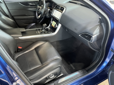 Jaguar XE S Premium*AHK*LED*ACC*Leder*Ambinte*