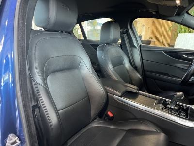 Jaguar XE S Premium*AHK*LED*ACC*Leder*Ambinte*