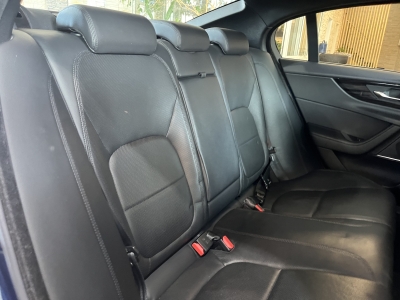 Jaguar XE S Premium*AHK*LED*ACC*Leder*Ambinte*