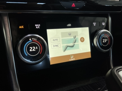 Jaguar XE S Premium*AHK*LED*ACC*Leder*Ambinte*