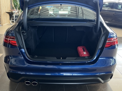 Jaguar XE S Premium*AHK*LED*ACC*Leder*Ambinte*