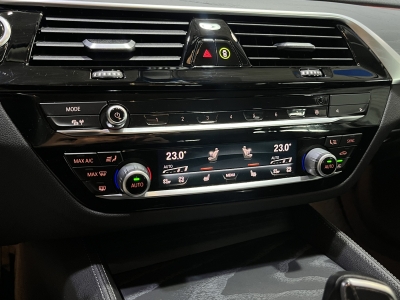 BMW 530 i*LuxuryLine*LaserLED*R-Cam*Leder*LiveCockp*