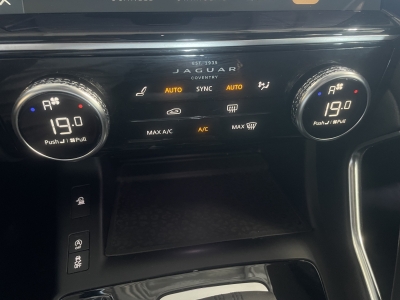 Jaguar E-Pace AWD*SHZ*Tempomat*LED*CarPlay*Navi*360°Cam