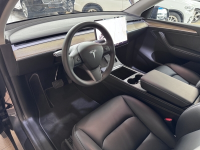 Tesla Model Y Pano*R Cam HD*Leder*4x SHZ*ACC*Autopilot