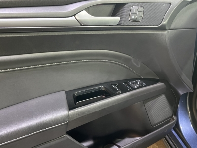 Ford Mondeo Titanium AHK Leder Ambientelicht Navi LED