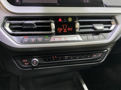 BMW 118 i Advantage HiFi-Sound LED PDC Live Cockpit