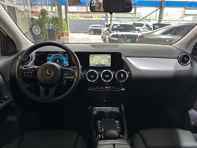 Mercedes-Benz GLA 220 d 4Matic Burmester LED DAB dig.Cockpit
