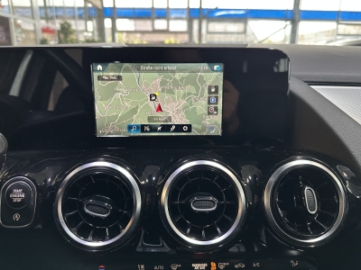 Mercedes-Benz GLA 220 d 4Matic Burmester LED DAB dig.Cockpit