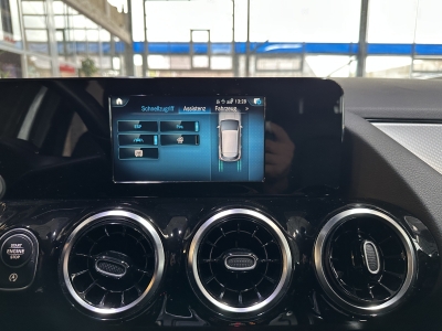 Mercedes-Benz GLA 220 d 4Matic Burmester LED DAB dig.Cockpit