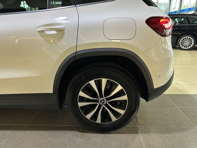 Mercedes-Benz GLA 220 d 4Matic Burmester LED DAB dig.Cockpit