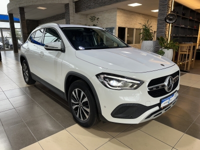 Mercedes-Benz GLA 220 d 4Matic Burmester LED DAB dig.Cockpit