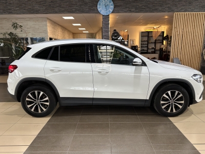 Mercedes-Benz GLA 220 d 4Matic Burmester LED DAB dig.Cockpit