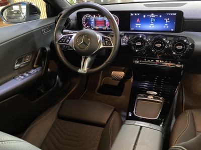 Mercedes-Benz A 180 dig.Cockpit Navi R.Cam PDC Klimaauto. DAB