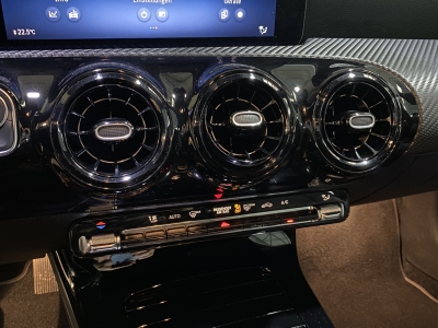 Mercedes-Benz A 180 dig.Cockpit Navi R.Cam PDC Klimaauto. DAB