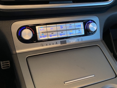 Hyundai KONA Select dig.Cockpit R.Cam ACC SHZ SOH:100%