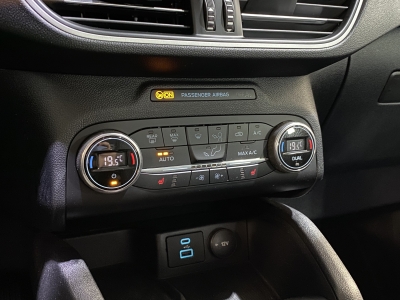 Ford Kuga Cool & Connect AWD AHK Navi Tempomat