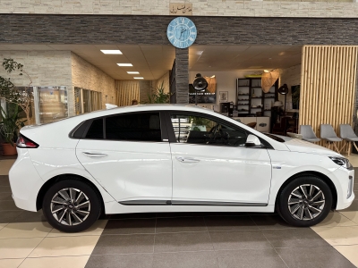 Hyundai IONIQ Style ACC Navi LED Wärmepumpe R.Cam PDC