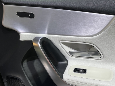 Mercedes-Benz A 250 e AMG-Line AHK LED Navi Leder DAB Tempomat