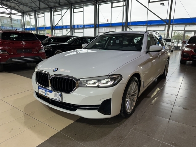 BMW 530 e*Navi*Leder*AHK*LED*PDC*SHZ*DAB*Luftfedern 