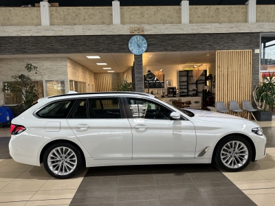 BMW 530 e*Navi*Leder*AHK*LED*PDC*SHZ*DAB*Luftfedern 