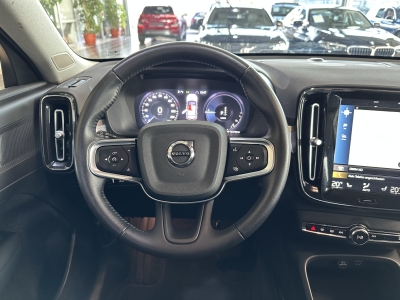 Volvo XC40 T5 Hybrid Inscription 360°Cam LED Navi DAB+