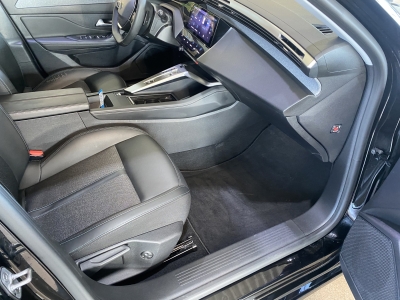 Peugeot 308 Allure Pack AHK LED 360°Cam Navi PDC DAB+