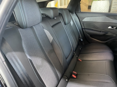 Peugeot 308 Allure Pack AHK LED 360°Cam Navi PDC DAB+