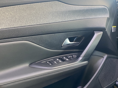 Peugeot 308 Allure Pack AHK LED 360°Cam Navi PDC DAB+