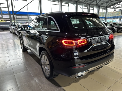 Mercedes-Benz GLC 300 e 4Matic Business LED Distr.+ Navi PDC