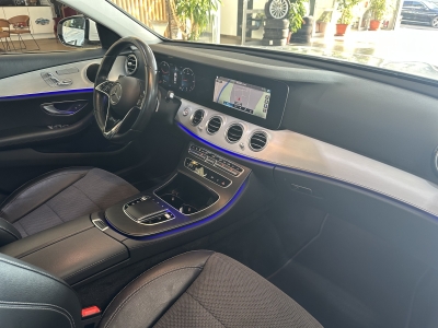 Mercedes-Benz E 220 d*Avantgarde*LED*Navi*dig.Cockpit*SHZ*PDC 