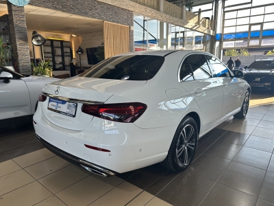 Mercedes-Benz E 220 d*Avantgarde*LED*Navi*dig.Cockpit*SHZ*PDC 