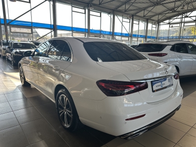 Mercedes-Benz E 220 d*Avantgarde*LED*Navi*dig.Cockpit*SHZ*PDC 