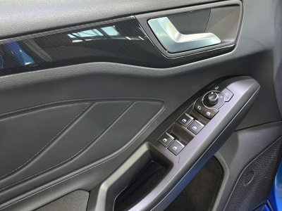 Ford Focus ST-Line*HUD*LED*Navi*R.Cam*PDC*SHZ*BLIS 