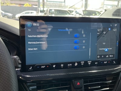 Ford Focus ST-Line*HUD*LED*Navi*R.Cam*PDC*SHZ*BLIS 