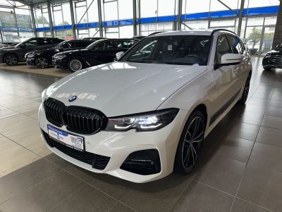 BMW 330 e M Sport Performance LED Ambiente-Licht PDC
