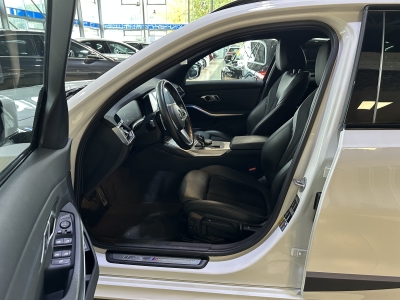 BMW 330 e M Sport Performance LED Ambiente-Licht PDC