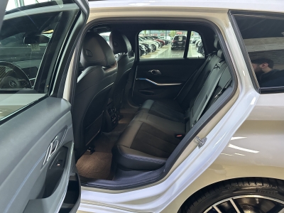 BMW 330 e M Sport Performance LED Ambiente-Licht PDC