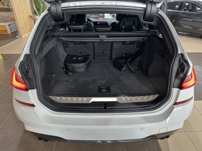 BMW 330 e M Sport Performance LED Ambiente-Licht PDC