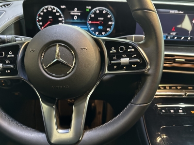 Mercedes-Benz EQC 400 4Matic Leder Navi LED R.Cam SHZ DAB 