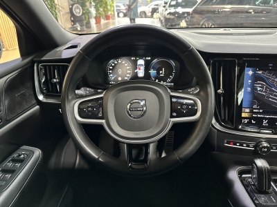 Volvo V60 AWD R Design Leder Pano. Harman/Kardon LED