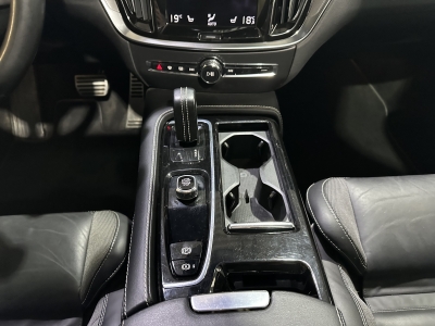 Volvo V60 AWD R Design Leder Pano. Harman/Kardon LED