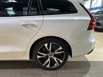 Volvo V60 AWD R Design Leder Pano. Harman/Kardon LED