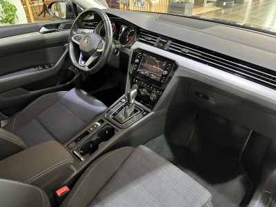 VW Passat GTE Business Premium Navi LED ACC PDC SHZ