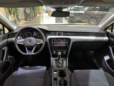 VW Passat GTE Business Premium Navi LED ACC PDC SHZ
