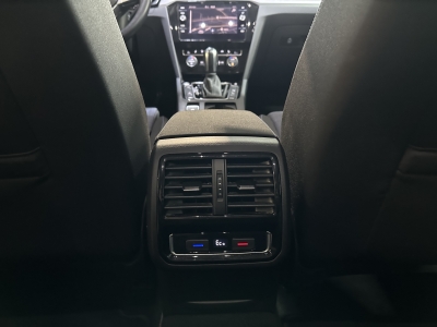 VW Passat GTE Business Premium Navi LED ACC PDC SHZ
