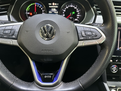 VW Passat GTE Business Premium Navi LED ACC PDC SHZ